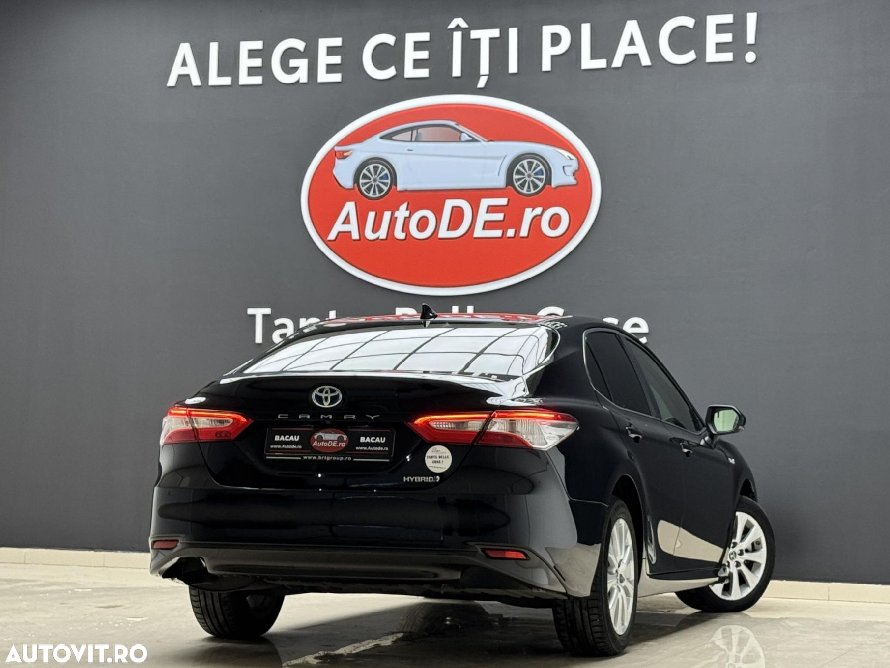 Toyota Camry - 4