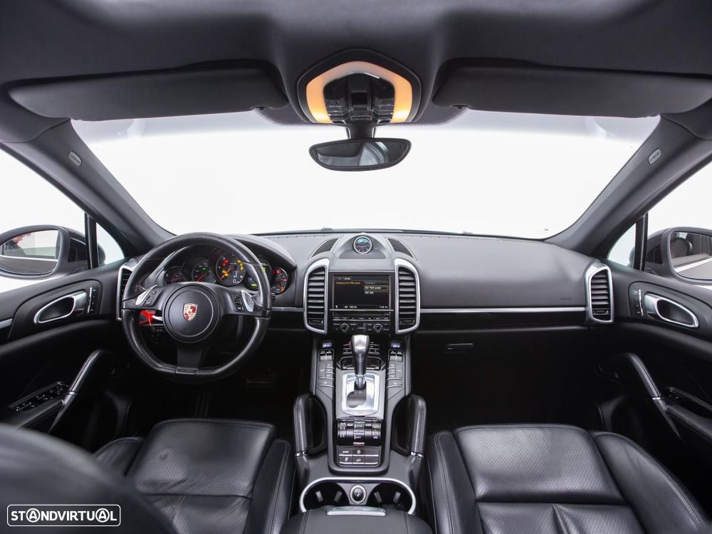 Porsche Cayenne - 8