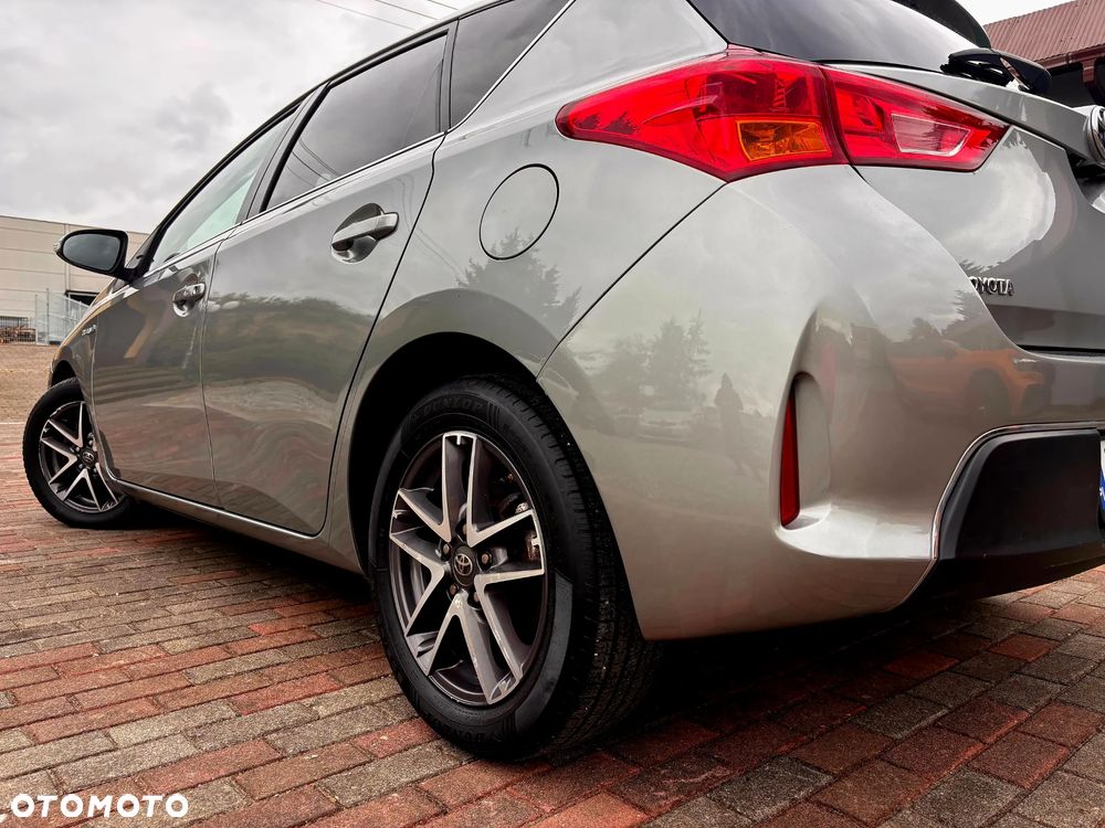 Toyota Auris 1.8 HSD Luna - 16