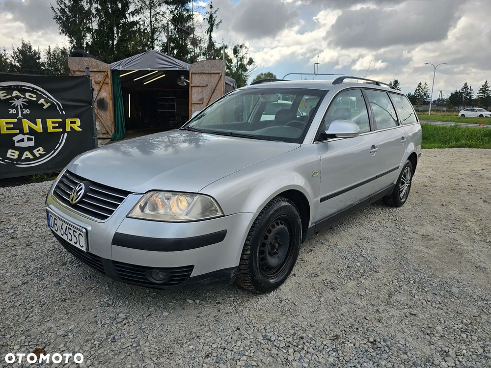 Volkswagen Passat - 1