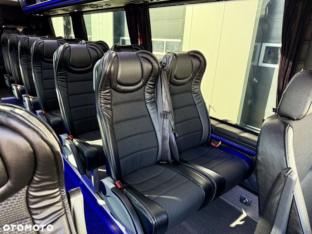 Mercedes-Benz Sprinter 519 Panoramic Line - 11