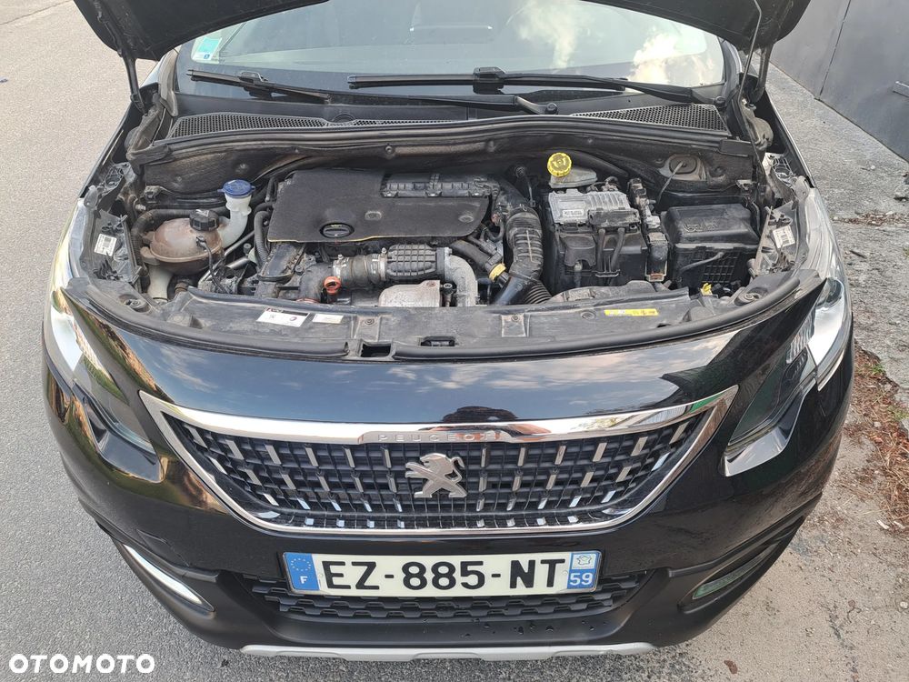 Peugeot 2008 1.6 BlueHDi Allure S&S - 19