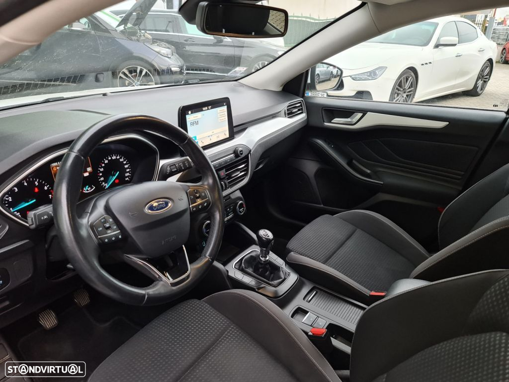 Ford Focus SW 1.0 EcoBoost Business - 25
