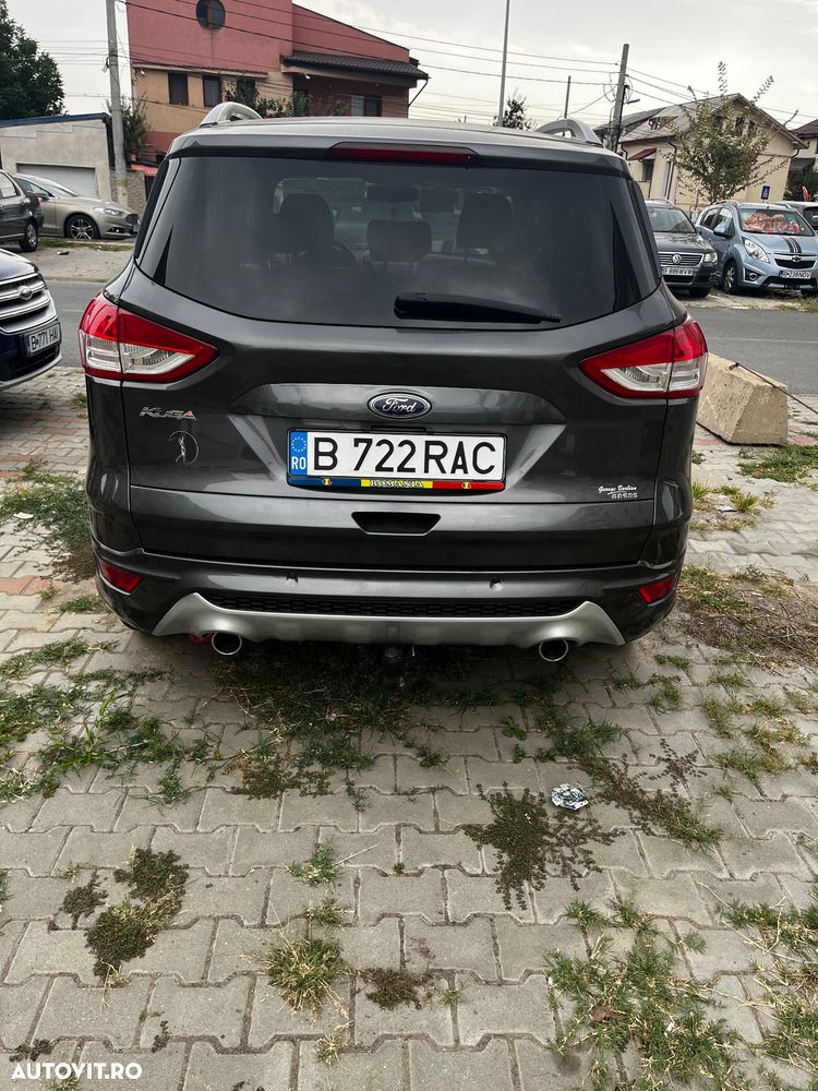 Ford Kuga 2.0 TDCi Powershift 4WD Titanium - 4