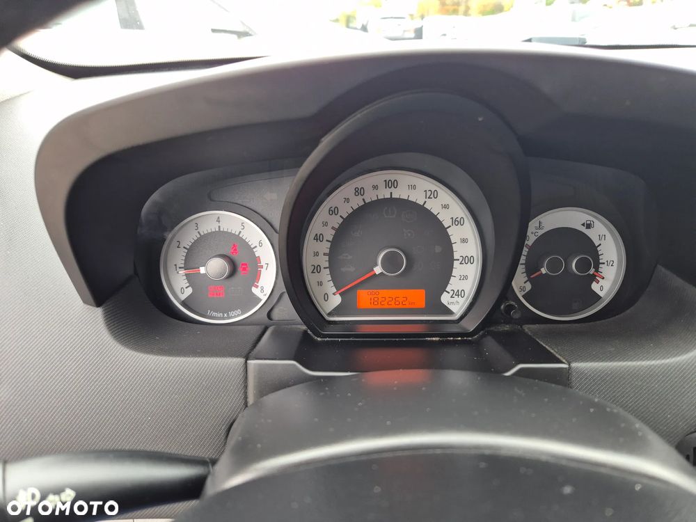 Kia Ceed - 11