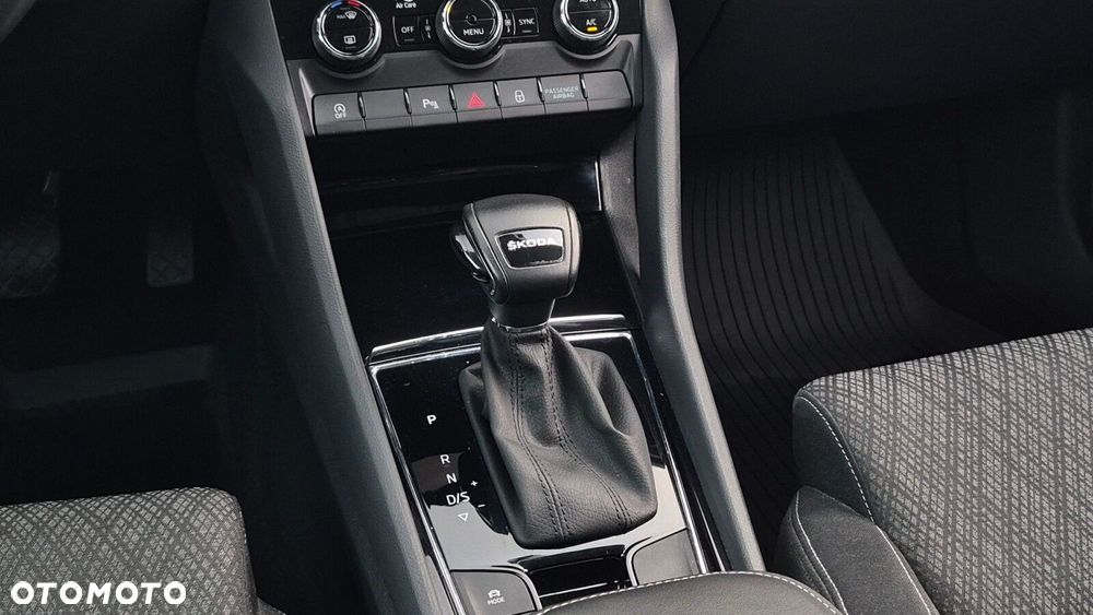 Skoda Karoq 1.5 TSI ACT 4x2 Style DSG - 23