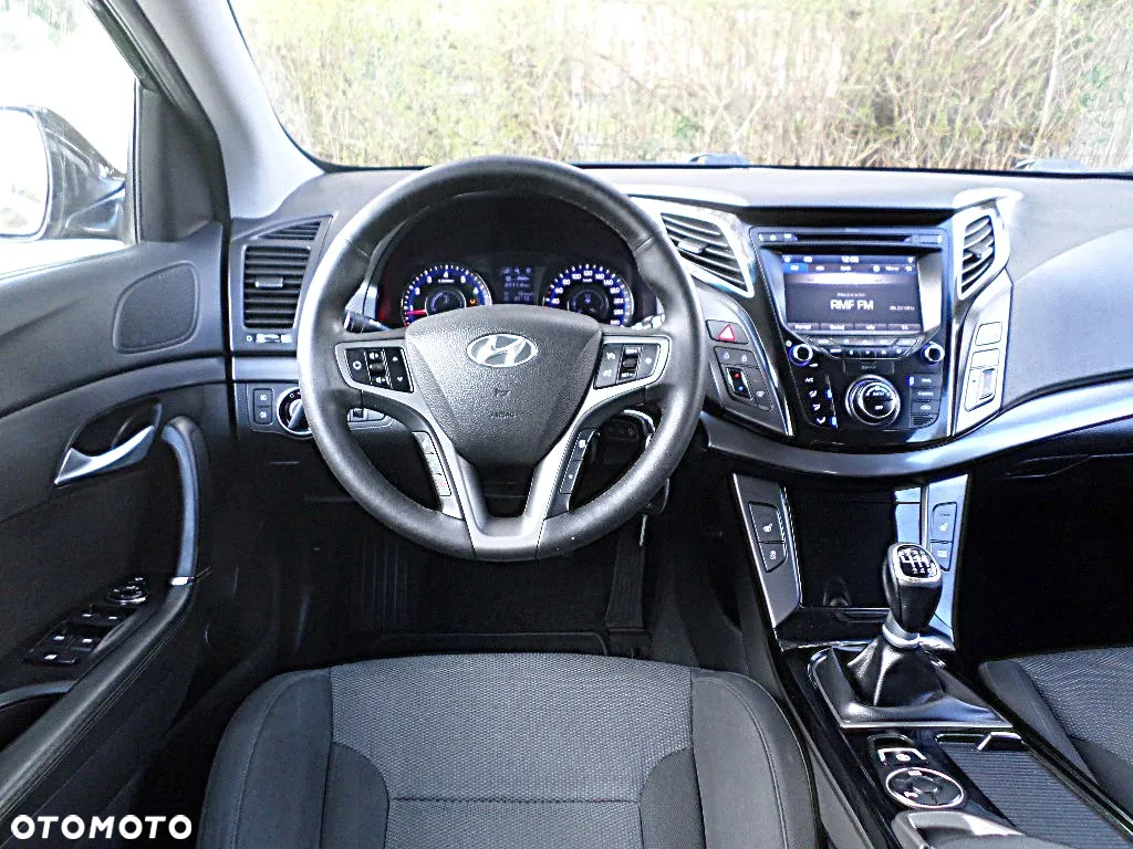 Hyundai i40 Kombi blue 1.6 Trend - 8