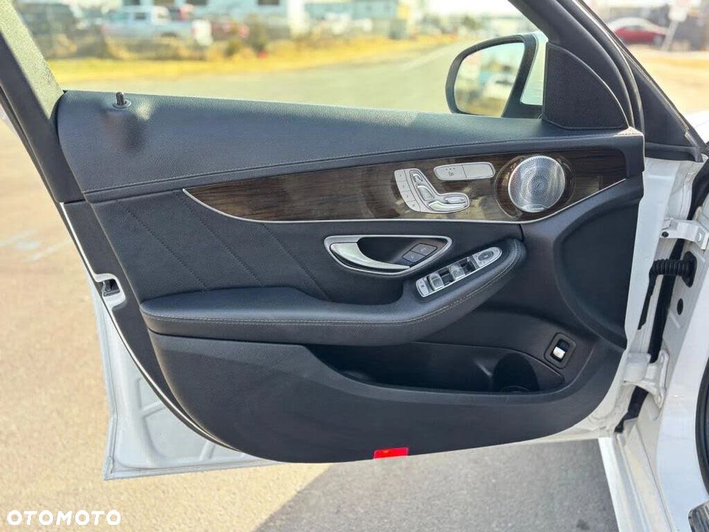 Mercedes-Benz Klasa C 300 7G-TRONIC - 9