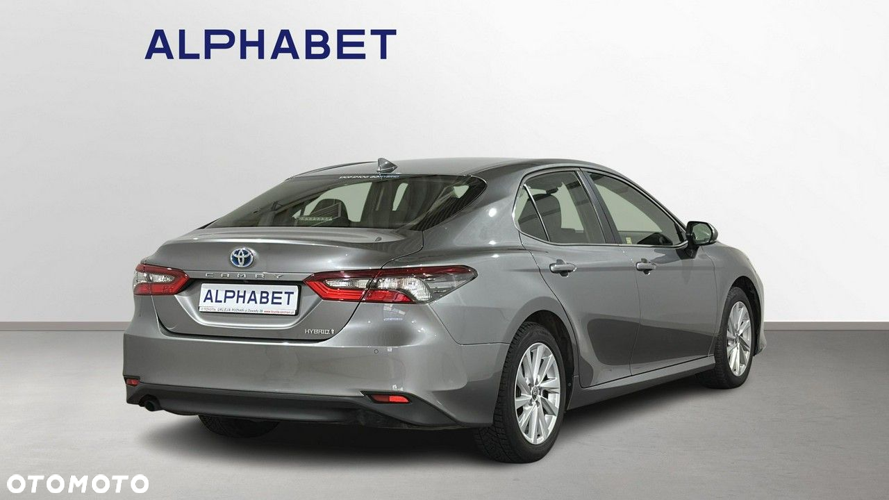 Toyota Camry - 6