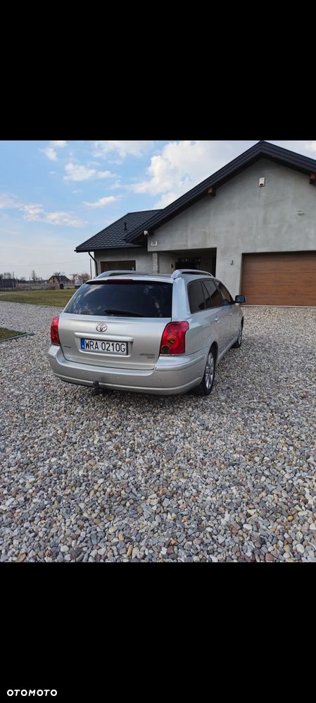 Toyota Avensis - 4