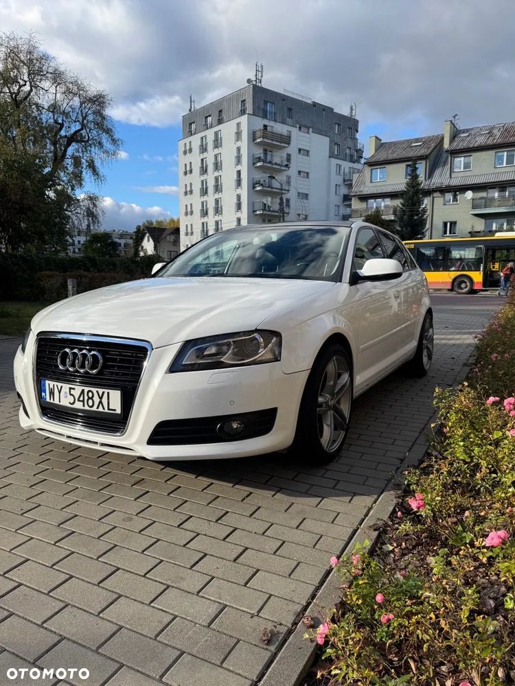 Audi A3 Sportback 2.0 TDI DPF S tronic S line Sportpaket - 11
