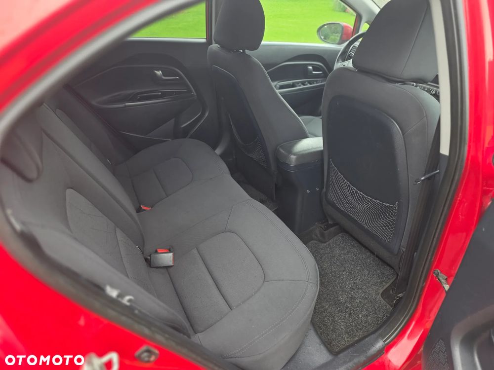Kia Rio 1.2 M - 8