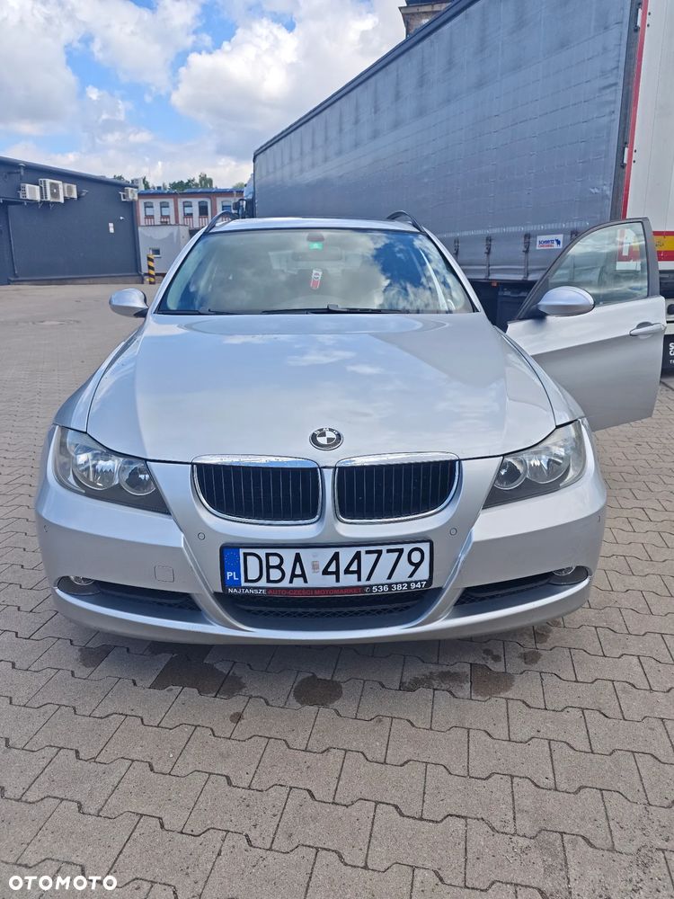 BMW Seria 3 320i - 1