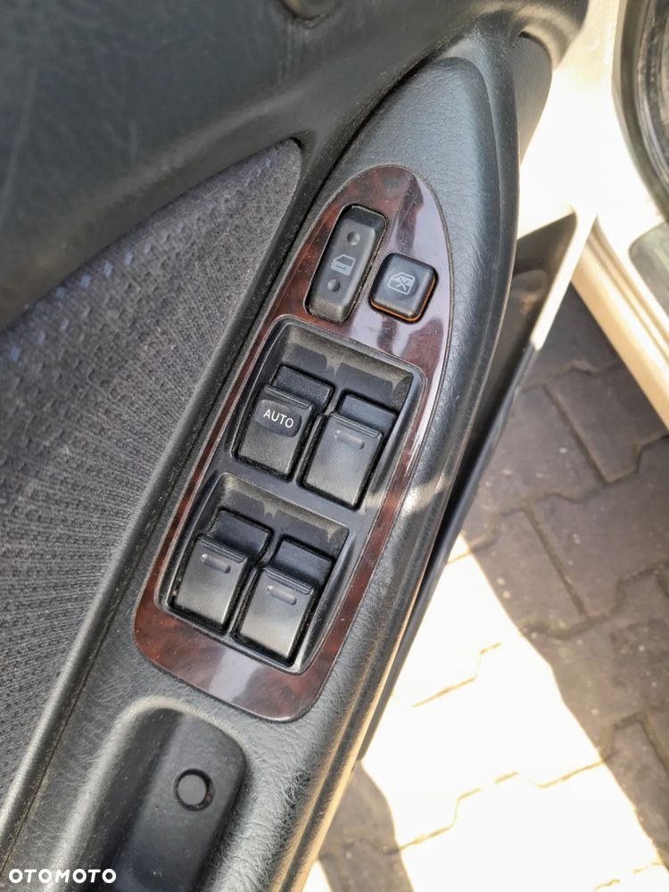 Przełącznik szyb TOYOTA Avensis T22 97-02r. - 1