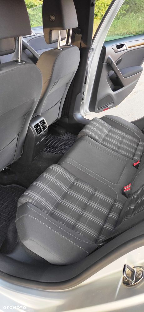 Volkswagen Golf - 25