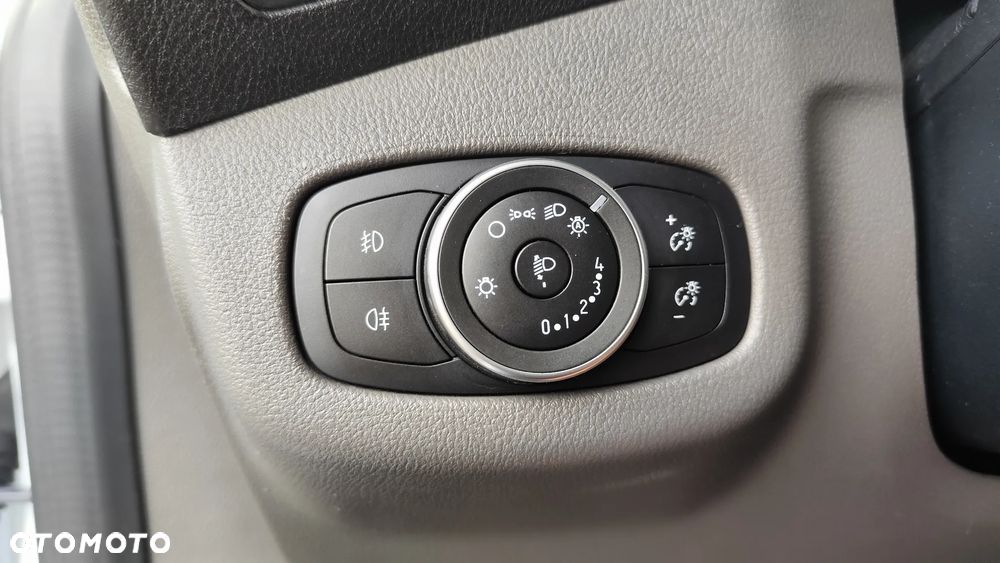 Ford Tourneo Connect Gr 1.5 TDCi Titanium - 25