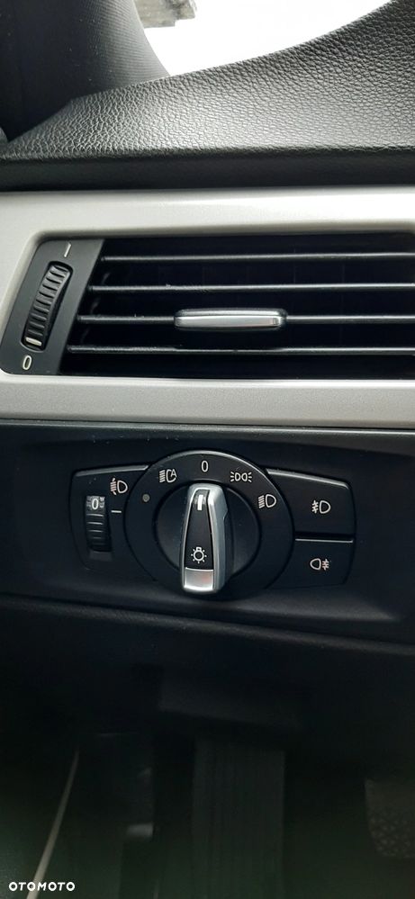 BMW Seria 3 318i Edition Exclusive - 15