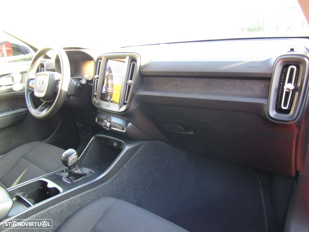 Volvo XC 40 1.5 T2 Momentum - 21