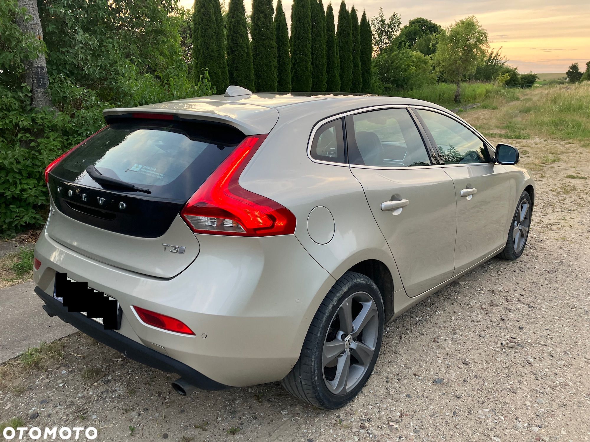 Volvo V40 T3 Drive-E Inscription - 1