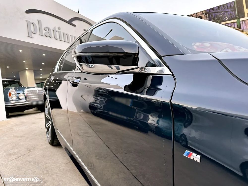 BMW 730 d Pack M - 57