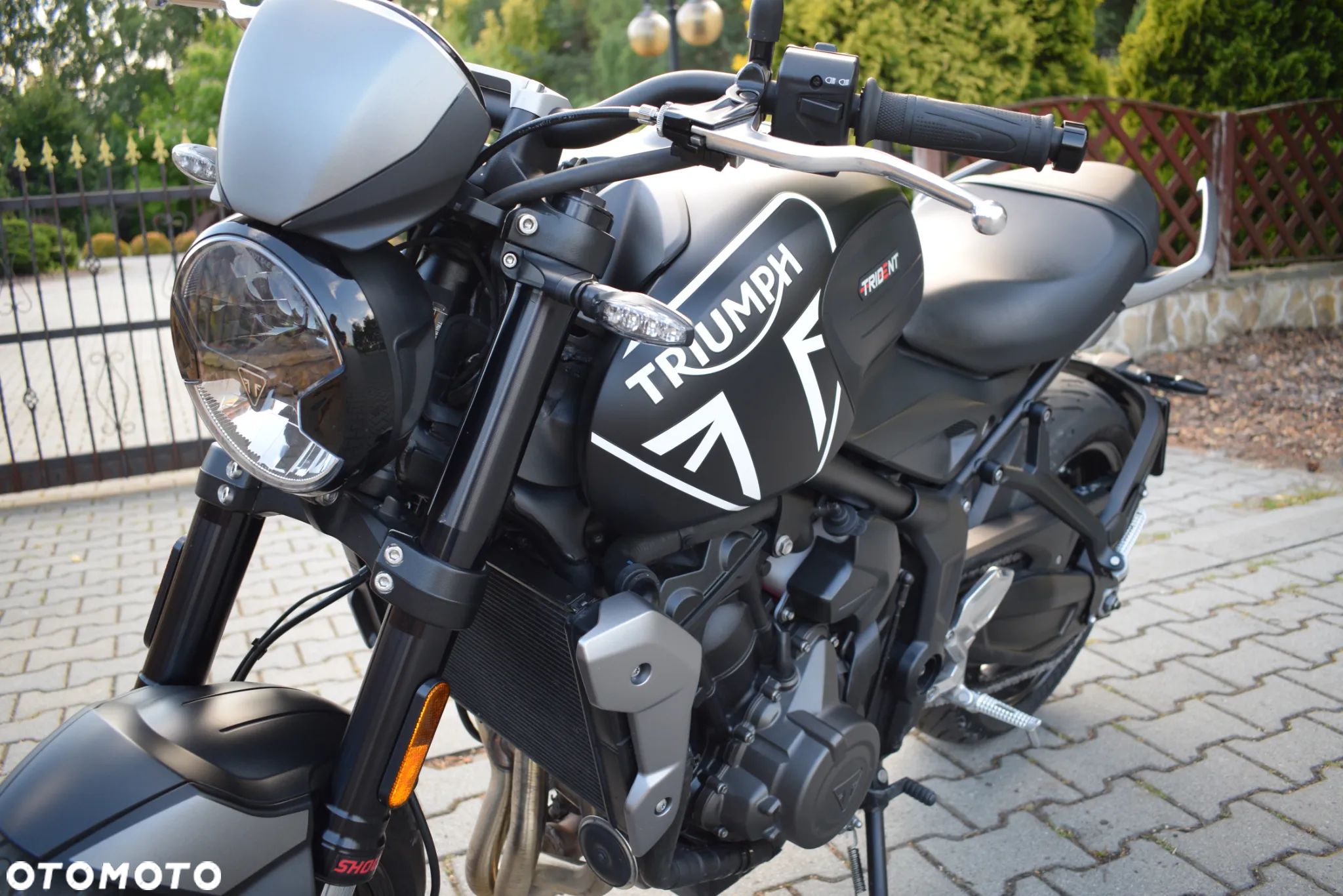 Triumph Trident - 24