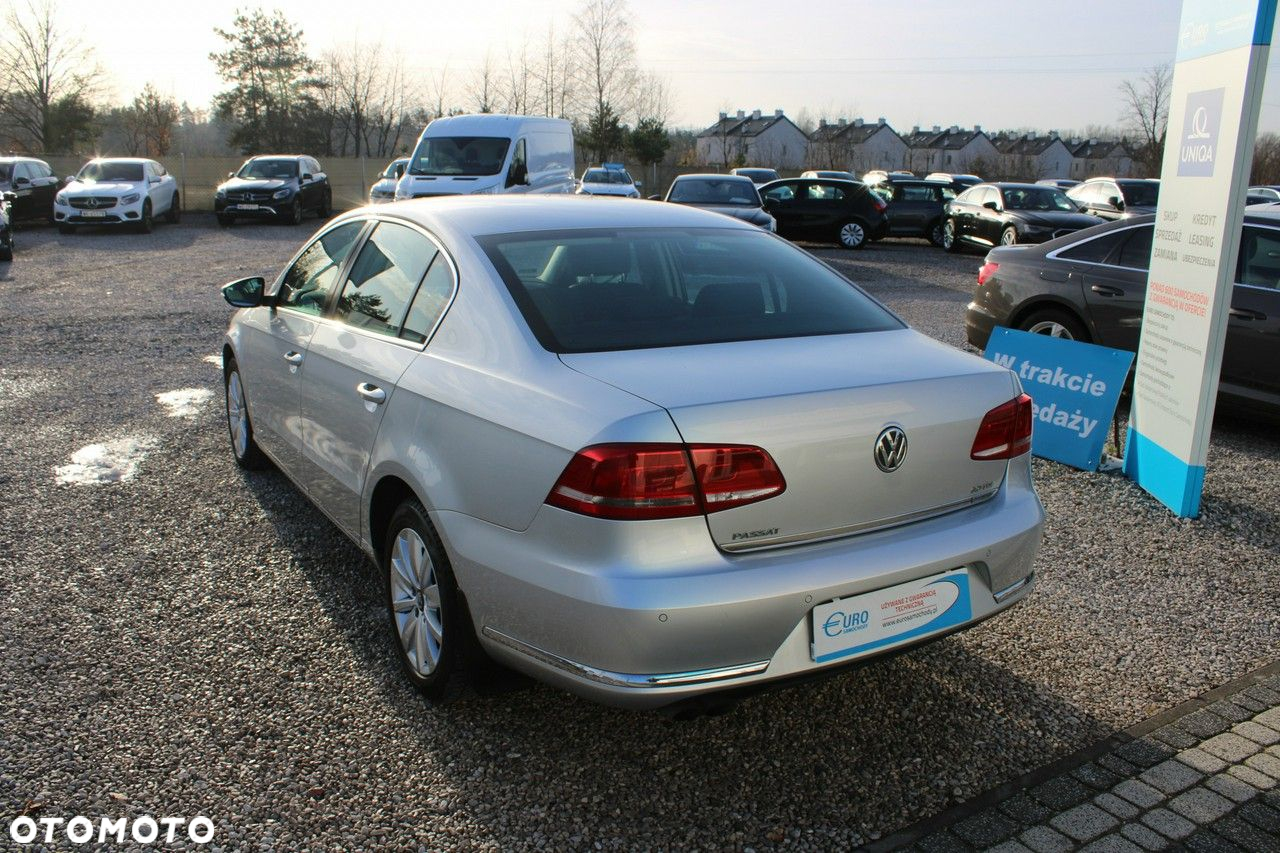 Volkswagen Passat - 9