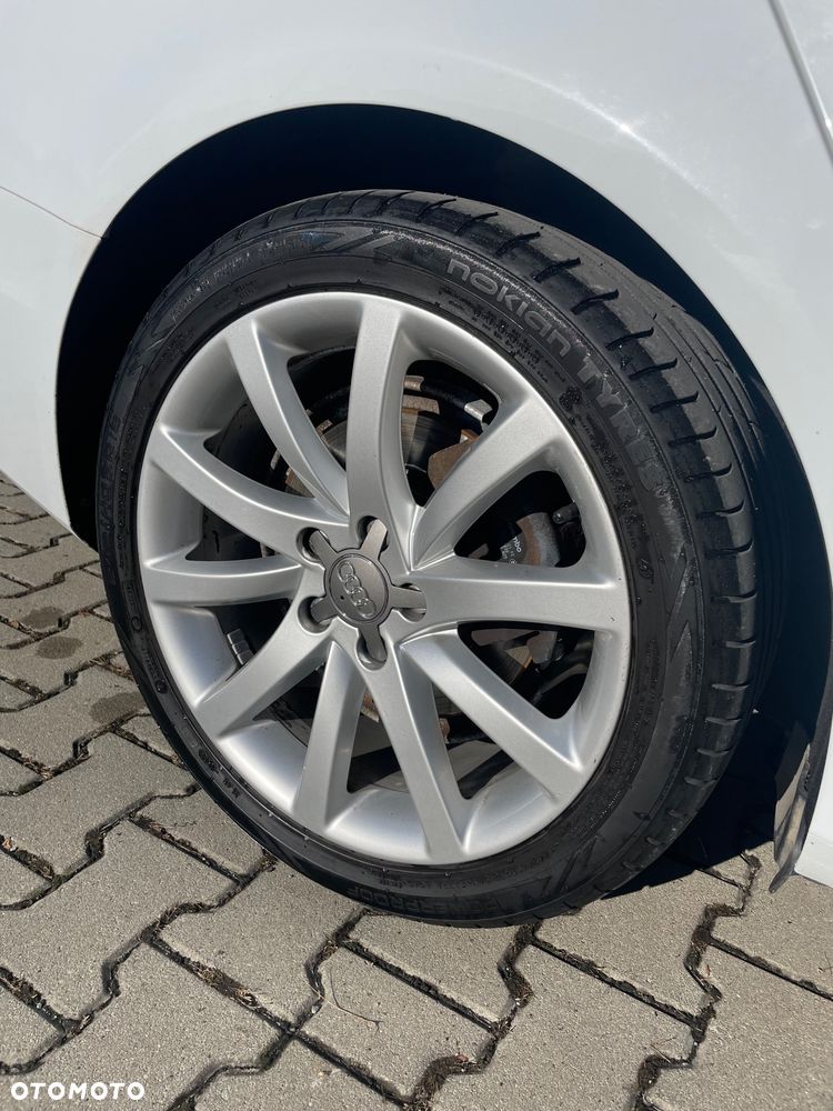 Audi A4 Limousine - 9