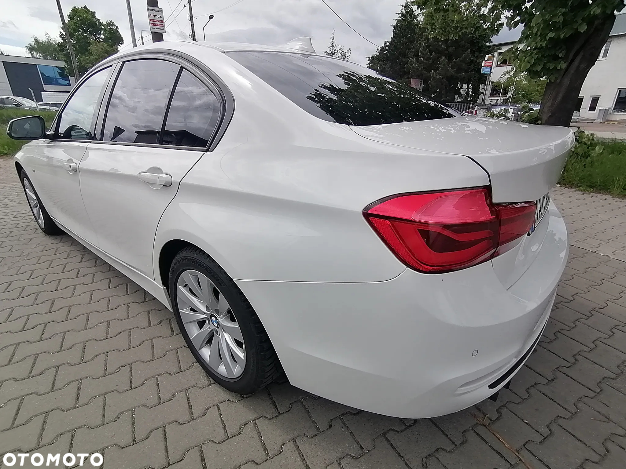 BMW Seria 3 320i Advantage sport - 12