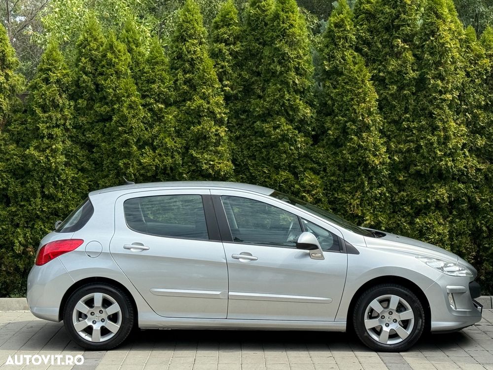 Peugeot 308 - 8