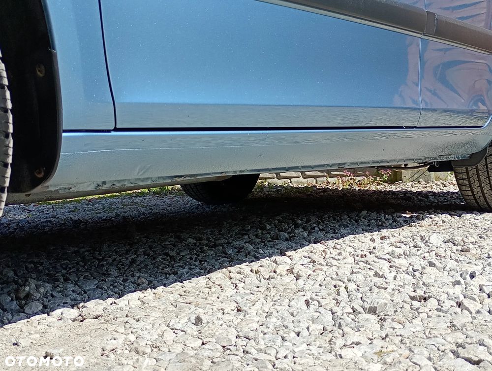 Skoda Fabia 1.2 HTP COOL EDITION - 30