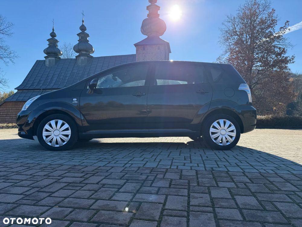 Toyota Corolla Verso 2.0 D-4D - 8