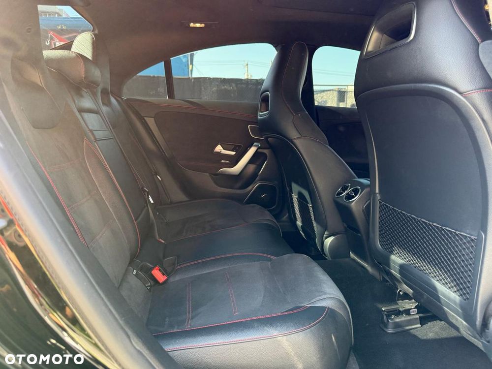 Mercedes-Benz CLA 250 4Matic 8G-DCT Special Edition - 10