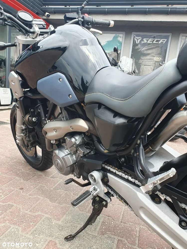 Yamaha MT - 17
