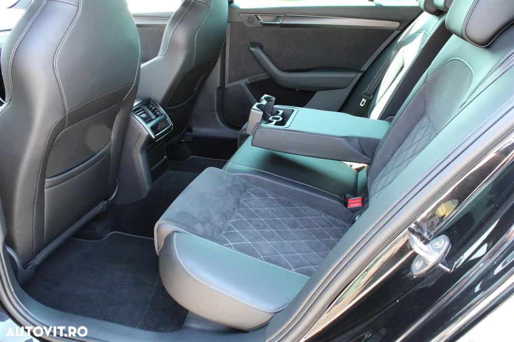 Skoda Superb Combi 2.0 TDI DSG SportLine - 12
