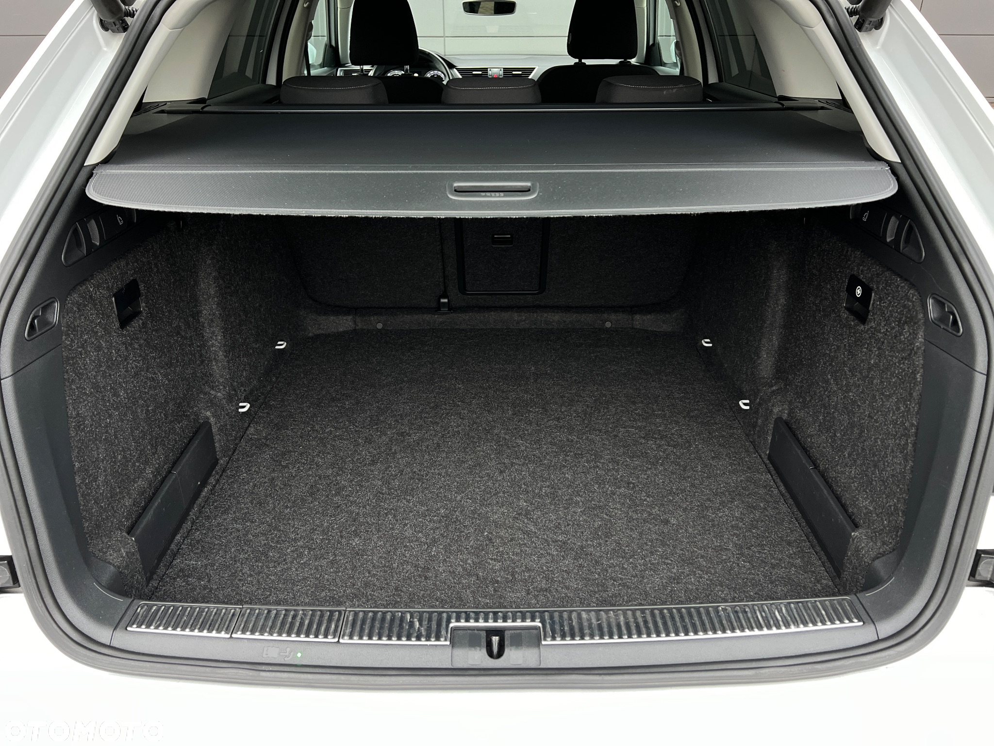 Skoda Superb 2.0 TDI Ambition DSG - 39