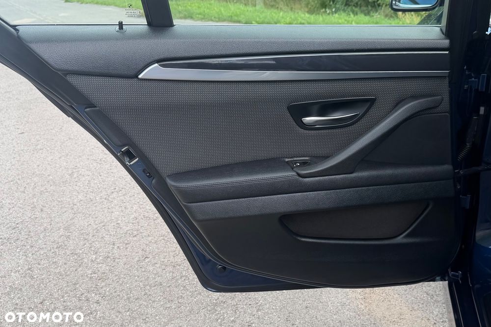 BMW Seria 5 520i - 22