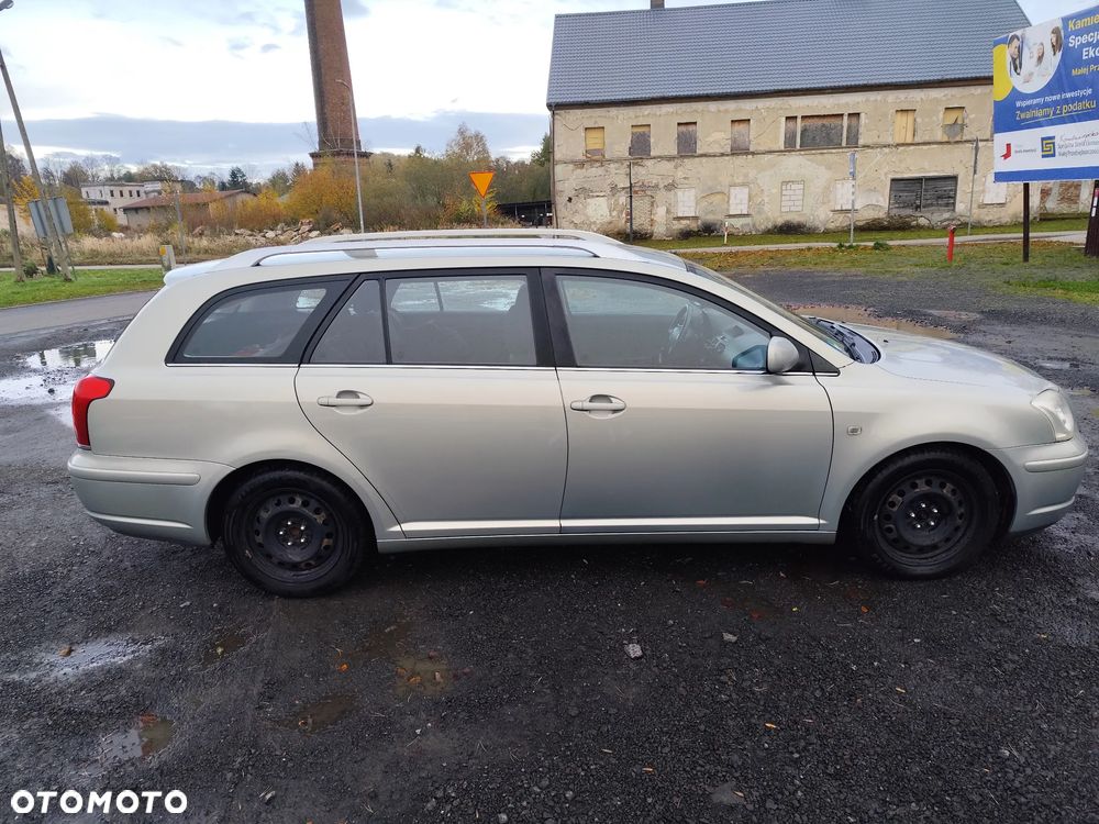 Toyota Avensis 1.8 VVT-i Combi - 2