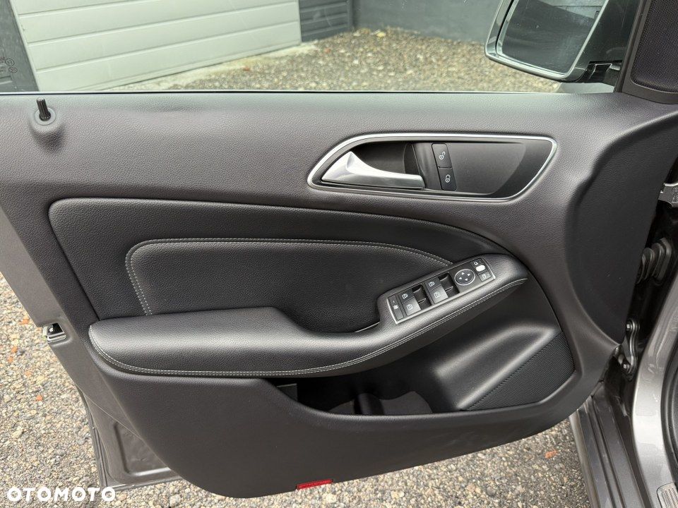 Mercedes-Benz Klasa B 180 (BlueEFFICIENCY) 7G-DCT - 19