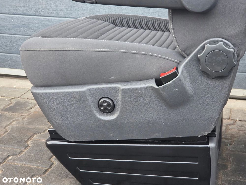 VW T5 T6 fotel kierowcy przód elektrycznie regulowany CUP - 5