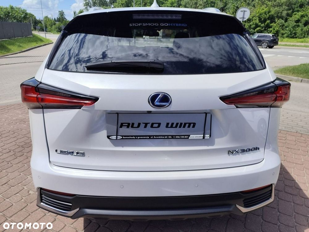 Lexus NX 300h F Impression AWD - 11