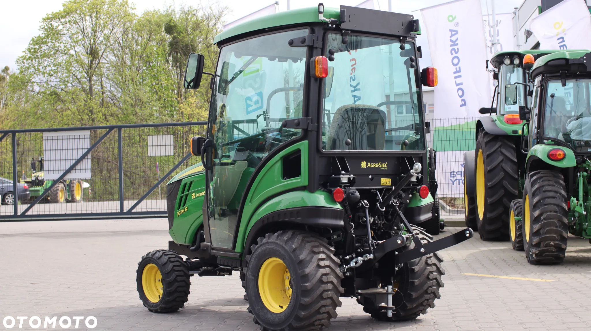 John Deere 1026R - 4