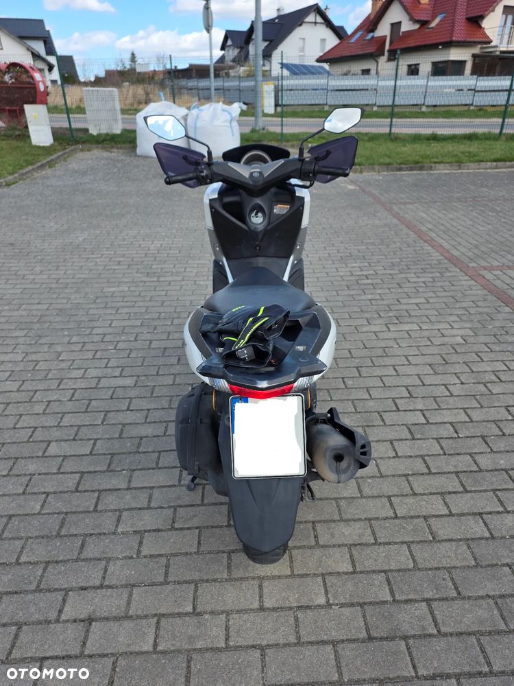 Yamaha NMAX - 7