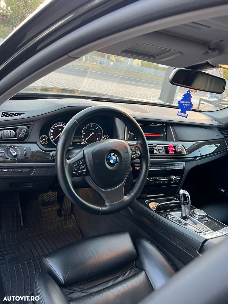BMW Seria 7 730Ld - 24