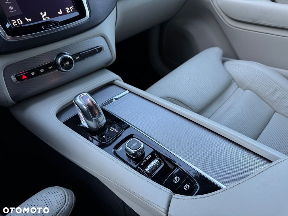 Volvo XC 90 T8 AWD Twin Engine Geartronic Inscription - 37