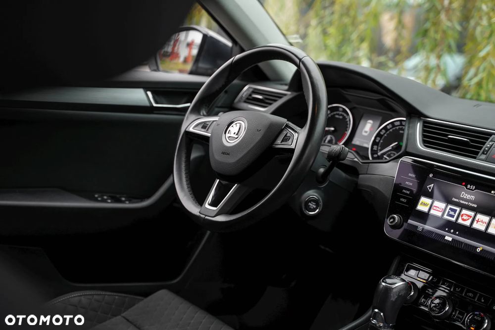 Skoda Superb 2.0 TDI SCR Style DSG - 29