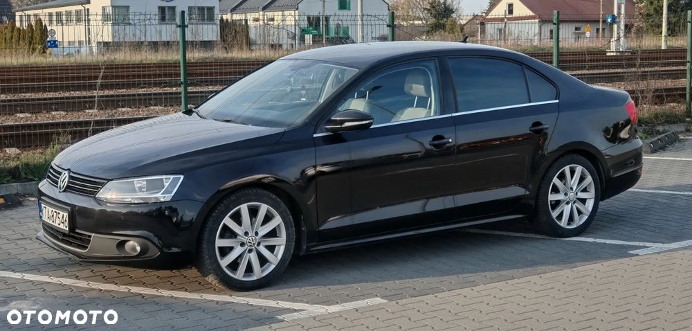 Volkswagen Jetta 1.6 TDI Highline - 10