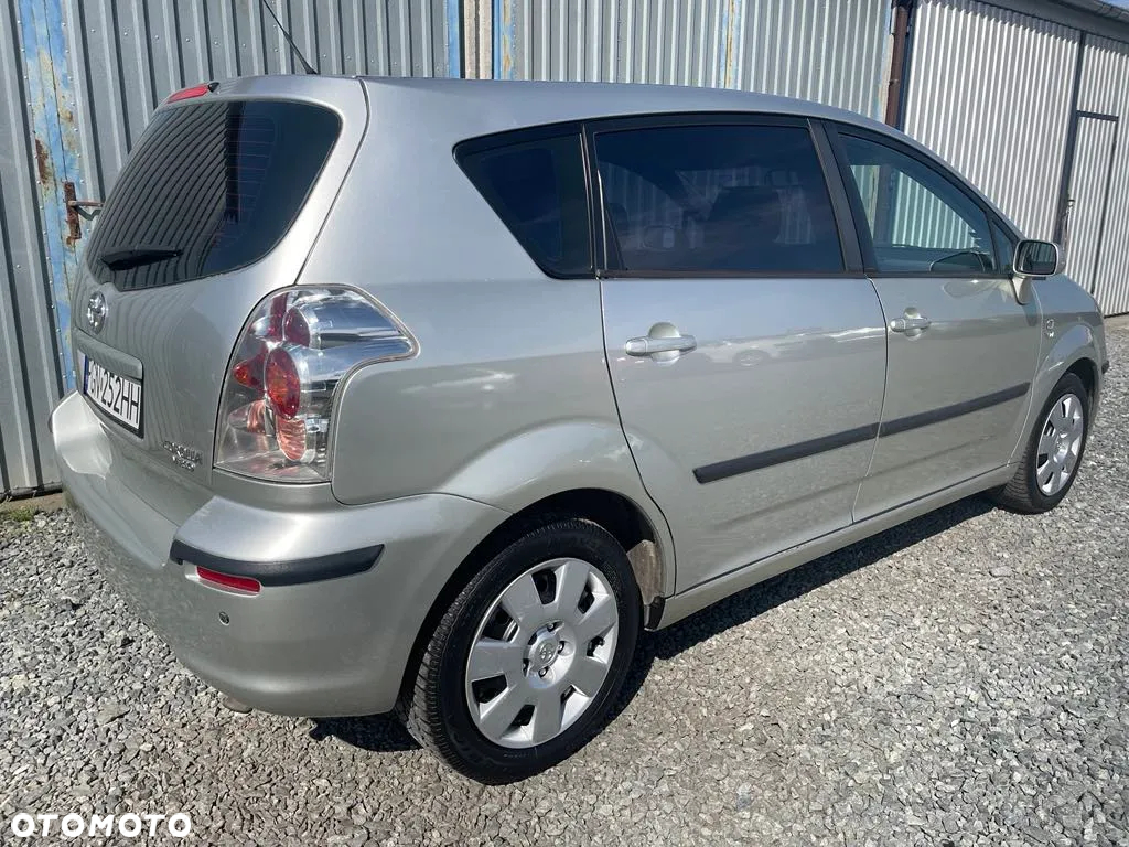 Toyota Corolla Verso - 4