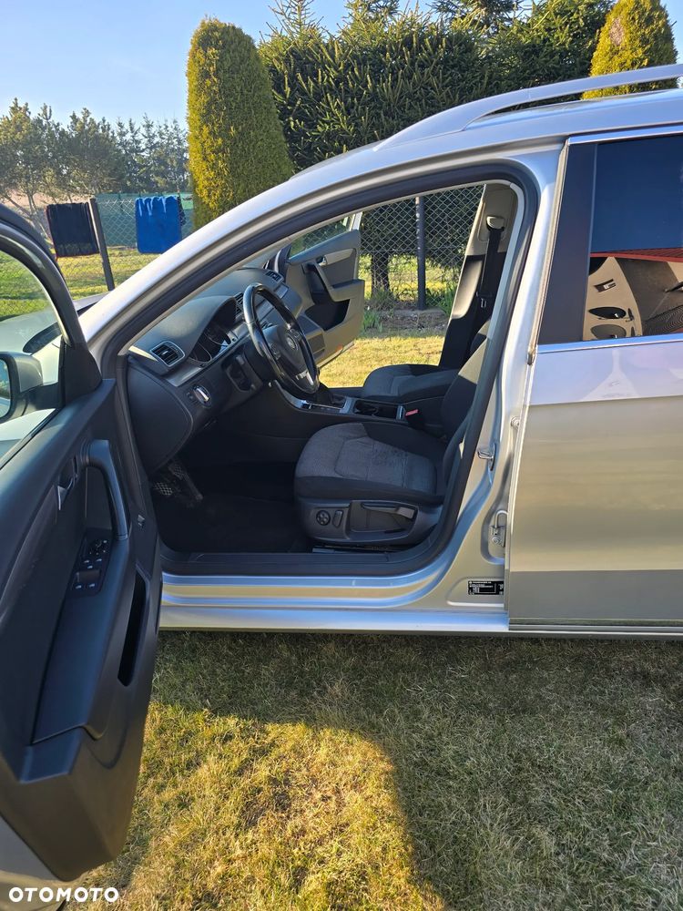 Volkswagen Passat 2.0 TDI BlueMotion Technology Exclusive - 20