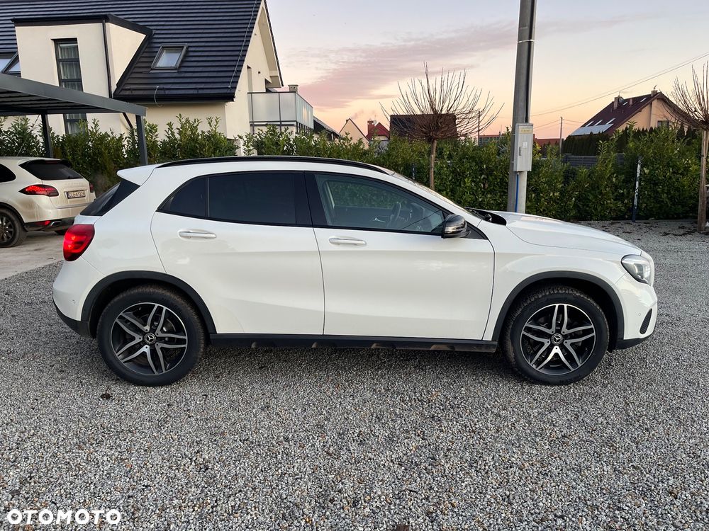 Mercedes-Benz GLA 220 4-Matic - 4