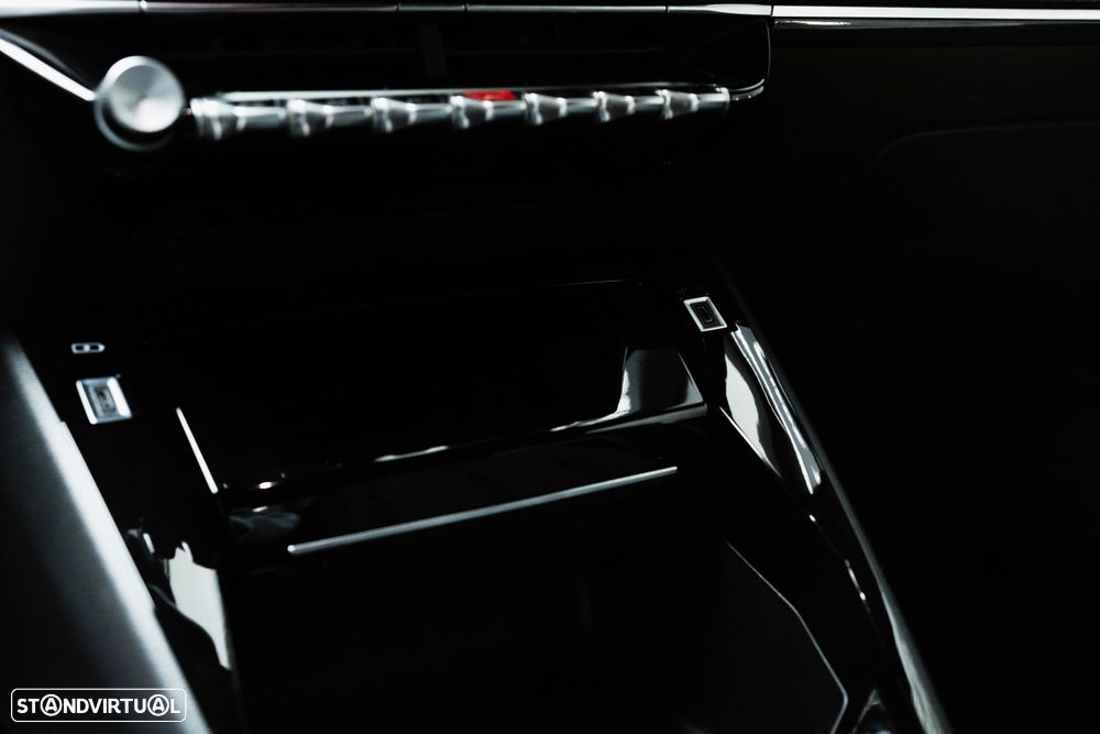 Peugeot e-2008 50 kWh Allure - 29